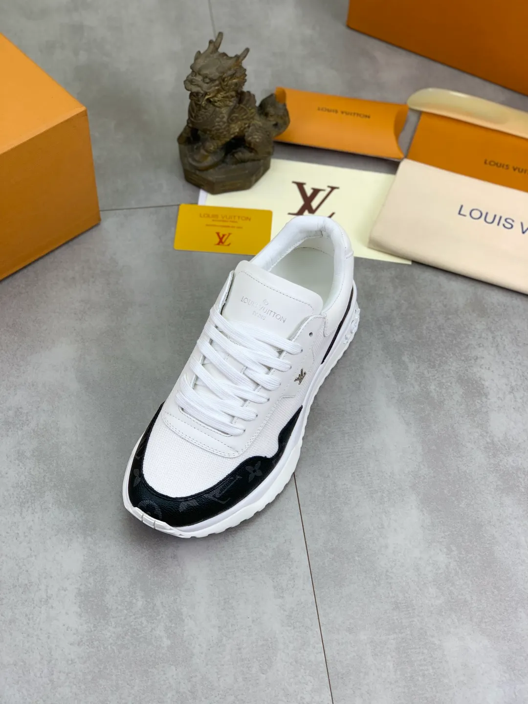 Men's men's shoes P680 new style 💶[LOUIS VUITTON] (original order) new style 🍀LV Louis Vuitton * - top version of LV classic trendy shoes! Use imported original cowhide and water-dyed cowhide lining. The latest original wear-resistant TPU combination outsole! High quality products! Multiple colors available, code number: 38-44 (45 46 customized)